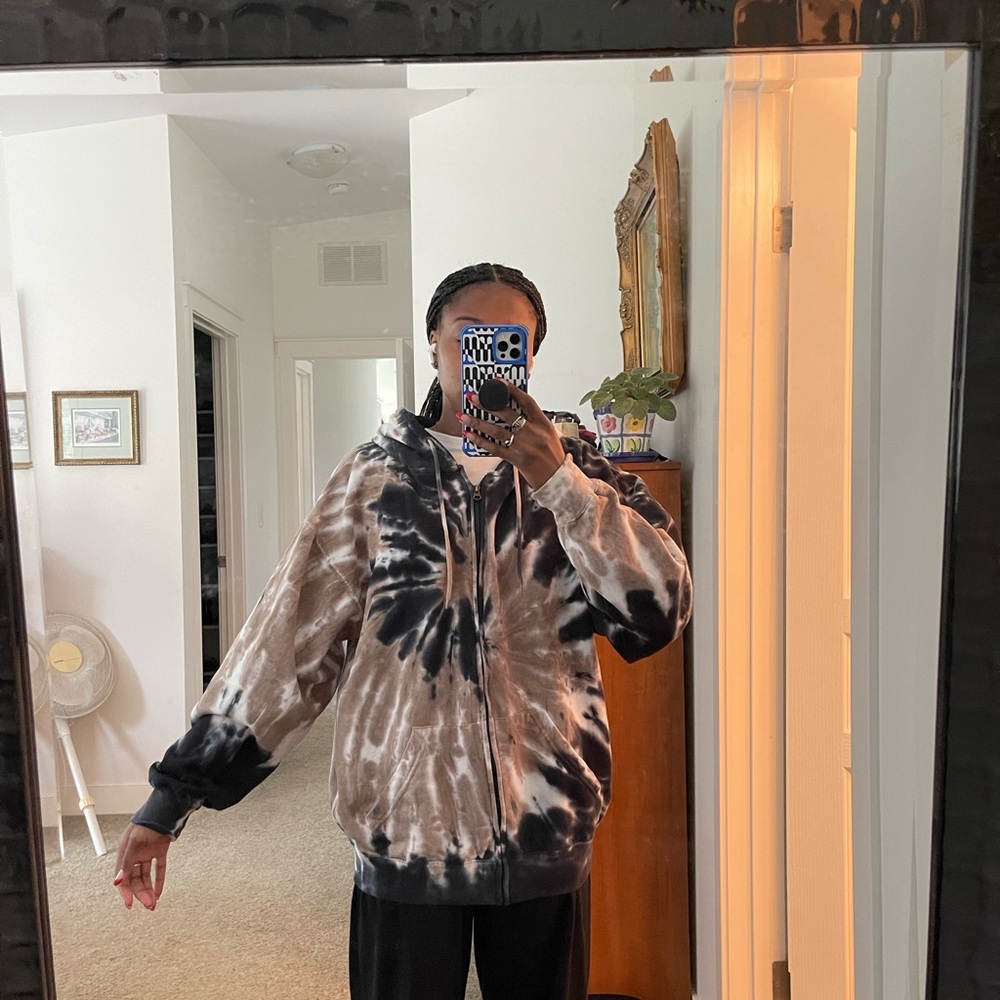 Tie-Dye Oversized Zip-Up Hoodie - Picture 3 of 5